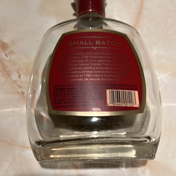 Empty liquor bottles - Picture 4 of 6